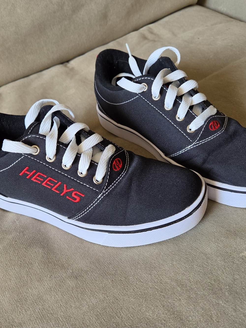 Heelys Black Canvas Skate Shoes with White Laces